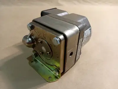 NEW BARKSDALE DPD2T-A80SS-L6
