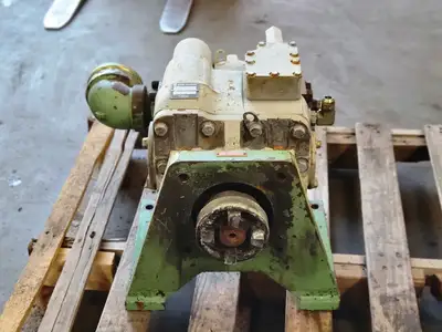USED SAUER DANFOSS 24-7020 CW