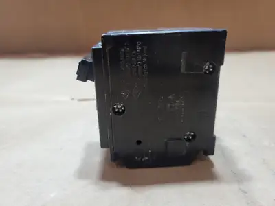 Used SCHNEIDER ELECTRIC CHOM215 Switchgears British Columbia CA | Lenmark #1438599