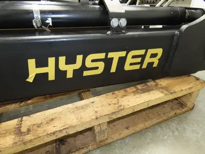 Hyster E100XN Forklift Mast Class IV 2 Stage 4 Lever 134.8" Lift 10000lb READ