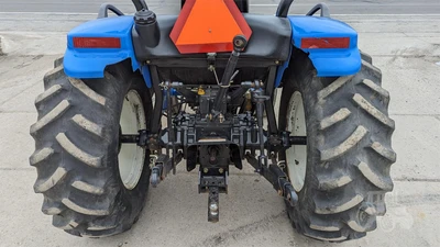 USED 2005 NEW HOLLAND TC35A