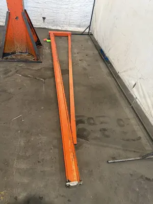9'6" X 1/4 TON JIB CRANE. STOCK # 1004025.
