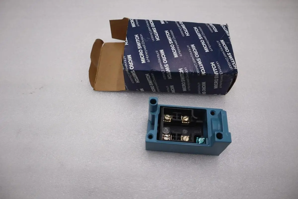 NEW Honeywell MPB10 Micro Switch Photoelectric Receptacle Base STOCK G916A