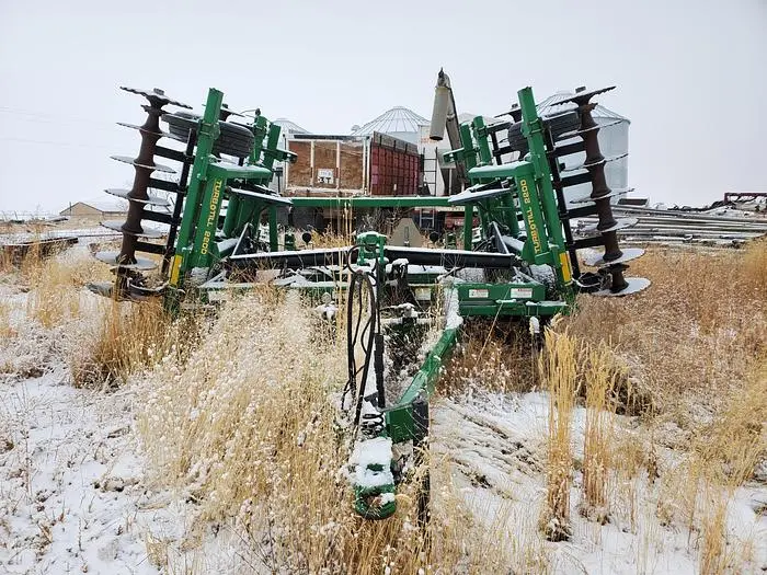 Used GREAT PLAINS 2200TT Vertical Tillages Idaho US | Berry Machinery #910825