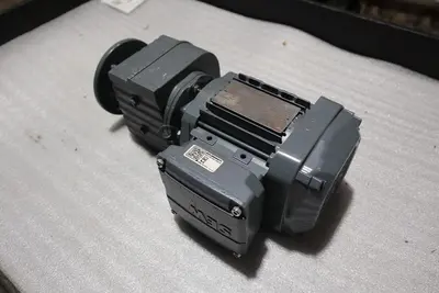 Sew Eurodrive RF17 DRN71MS4 Gearmotor - STOCK SGF76