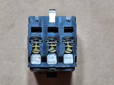 USED SQUARE D QOB330