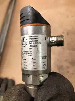 IFM PN5202 High Pressure Sensor w/ Monitor 4350PSI 18-36VDC 250mA 1/4″ NPT
