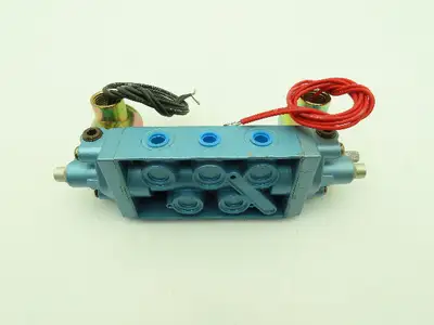 Honeywell Skinner S3RRGAL2 Solenoid Valve 5-Way 3 Pos 120V 150 PSI 1/4" NPT