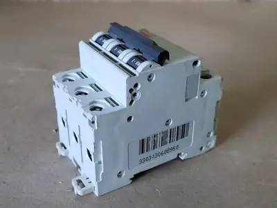 Used MERLIN GERIN C60N Switchgears British Columbia CA | Lenmark #239040