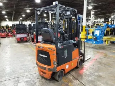 USED 2019 DOOSAN BC15S-5