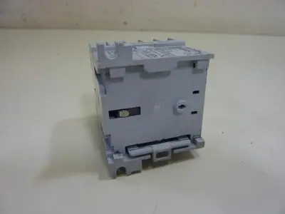 USED ALLEN BRADLEY 100-MO5NZ.3 SER A