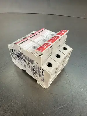 Eaton Bussmann CHM 32A 600V 3 Poles Fuse Holder CHM32A W/ fuse FNQ-8 (7.3.3)