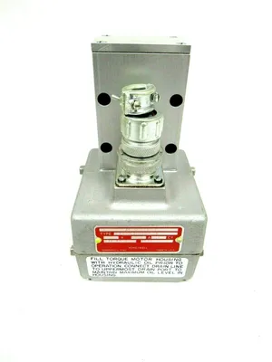 NEW HONEYWELL V7037E-1004-2 SERVO VALVE V7037E10042 39758 BM6339-02