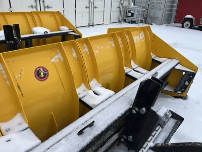 Used ARCTIC SECTIONAL SNOW PUSHER 13'6" Snow Removal & Equipment Indiana US | Miedema Asset Management Group #1424750