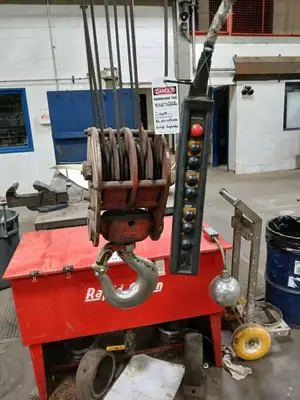 10 ton Crane w/ Rails