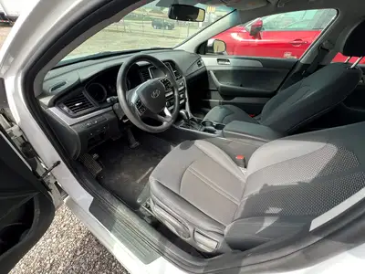 USED 2019 HYUNDAI SONATA SE