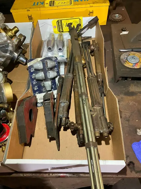 Used _UNKNOWN_ _UNKNOWN_ Welding Torches Ohio US | Myron Bowling Auctioneers Inc #1504319