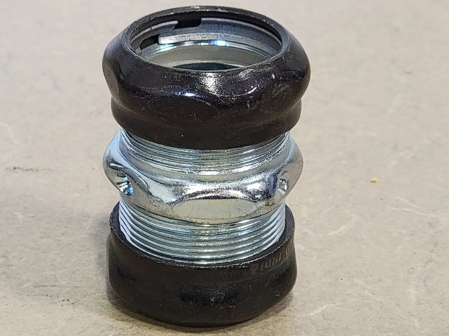 1" EMT Compression Coupling