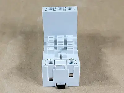 NEW ALLEN-BRADLEY 700-HN153
