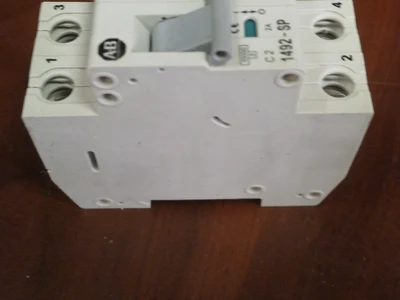 USED Allen-Bradley 1492-SP2C020