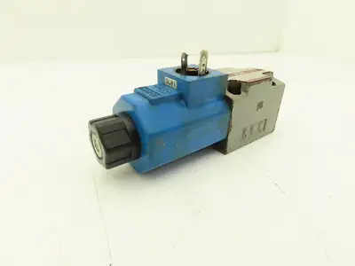 Toyooki Kogyo HD1-2S-BG-025A-WDD2 Hydraulic Directional Solenoid Valve 24VDC