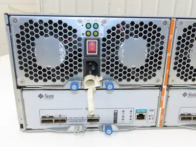 Sun Microsystems J4400 24-Bay 3.5" SAS Storage Unit Rackmount NO HDDs NO CADDIES