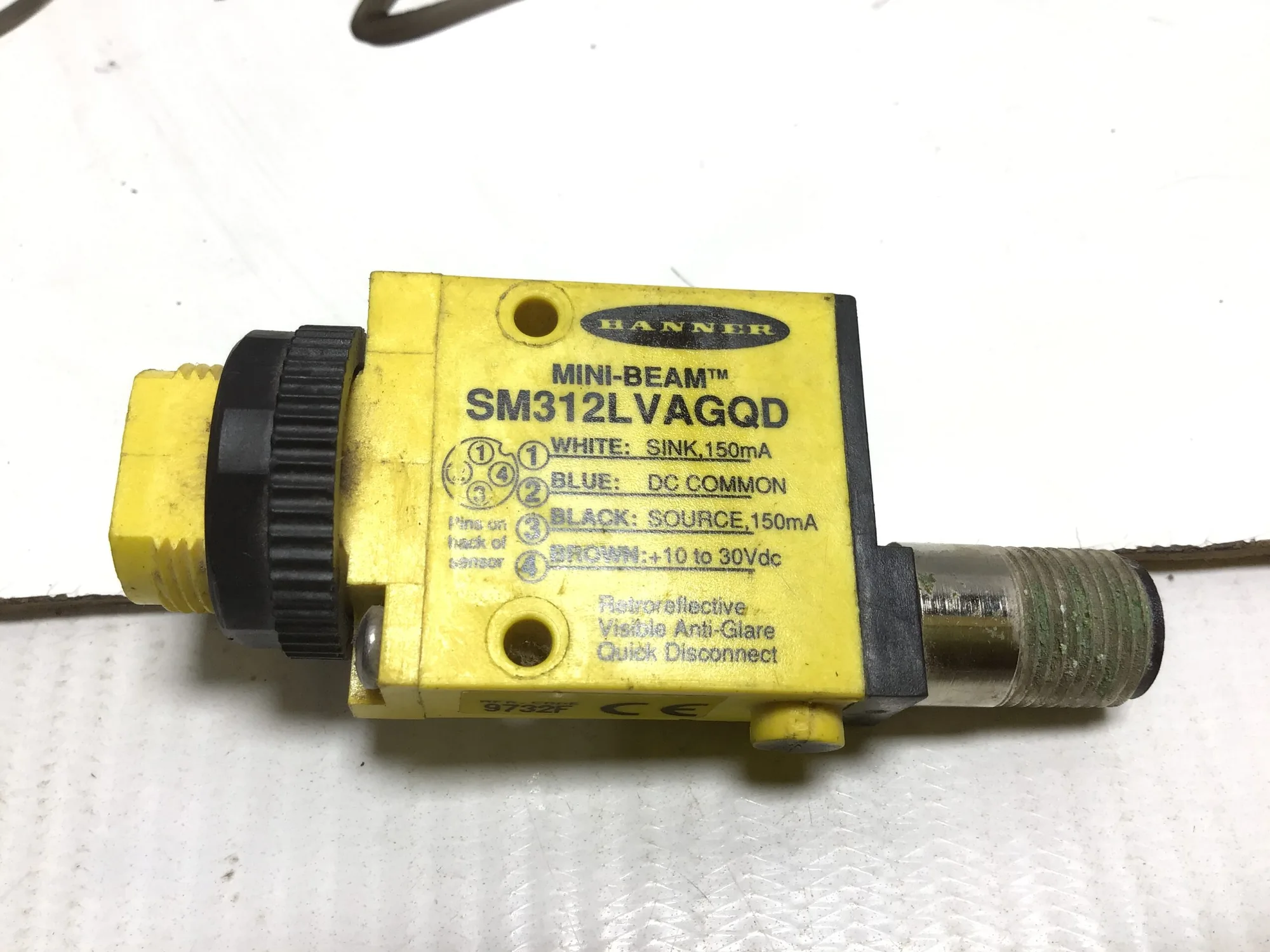 Banner SM312LVAGQD Mini Beam Photoelectric Sensor Yellow Great Deal