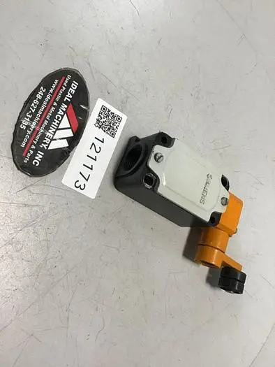 USED SIEMENS 3SE3 120-1GW-Z