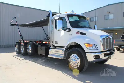 New | in-Stock 2027 PETERBILT 548 Rolloff Trucks Texas US | Roll Off Truck World #1492012