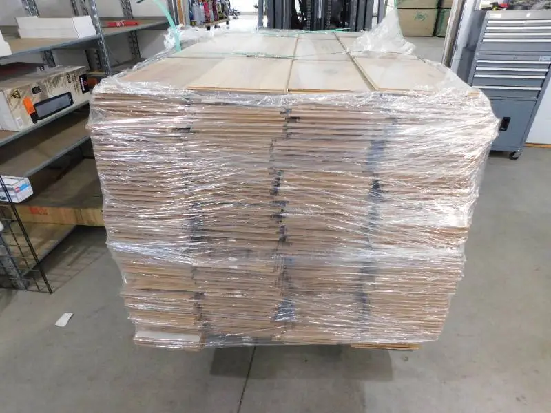 Full Pallet of Laminate Flooring – Mohawk Brand