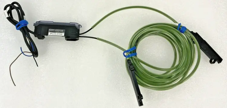 Used KEYENCE FS-V31, G2L45306 Sensors California US | ANACAPA EQUIPMENT BROKERS, INC #725057