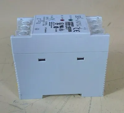 Omron S82K-00305 Power Supply 4H