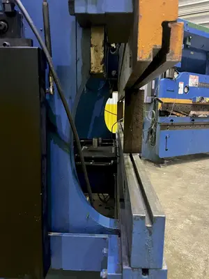135 TON X 8' CINCINNATI HYDRAULIC PRESS BRAKE: STOCK #15770