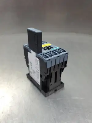Siemens 3RT20152BB41 SIRIUS Contactor w/3RT29161BB00 Module. 4E48