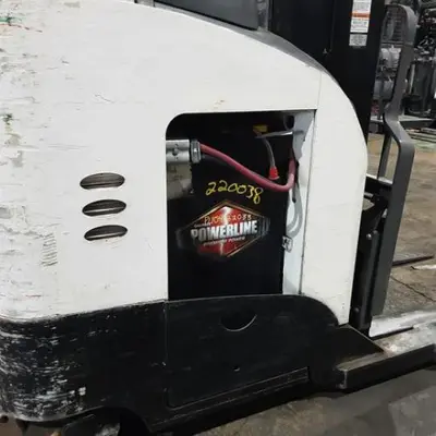 USED 2018 CROWN RR5725-45