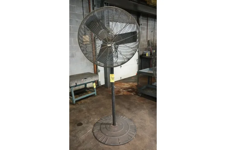 Used _UNKNOWN_ _UNKNOWN_ Fans Ohio US | Thompson Auctioneers #1554028