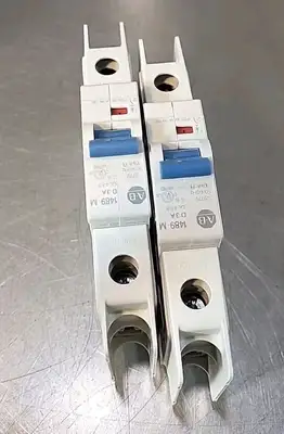 Allen Bradley 1489-M1D030 ser D breaker Loc4B2