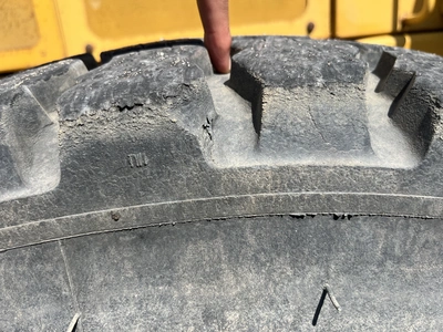 USED 2004 JOHN DEERE 670C SERIES 2