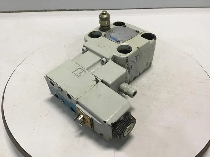 Used VICKERS CG5060AFMUH7110 Valves/Fittings Michigan US | Ideal Machinery #582159