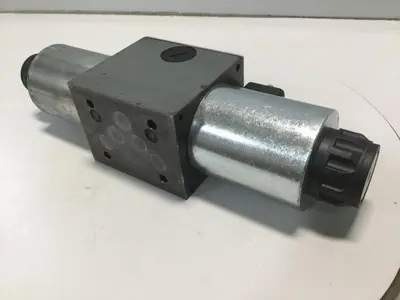 USED MANNESMANN REXROTH 4WE10J31CG24N9Z4