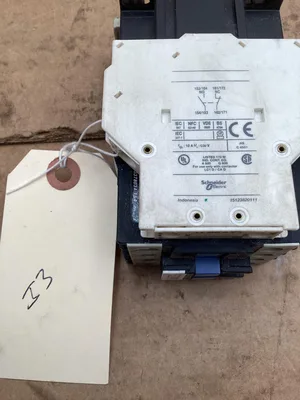 Telemecanique Electric LA4 DE 1E Safety Relay with Terminal Block