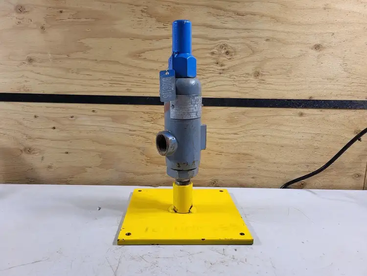 Used FARRIS ENGINEERING 27DA23-M20 Valves/Fittings British Columbia CA | Lenmark #256600