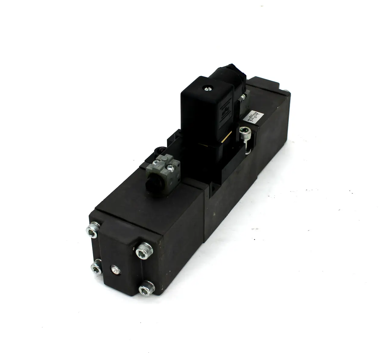 USED CKD PNEUMATIC SOLENOID VALVE