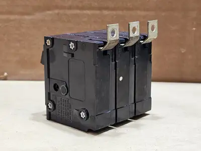 Used CUTLER-HAMMER BAB3070H Switchgears British Columbia CA | Lenmark #913718
