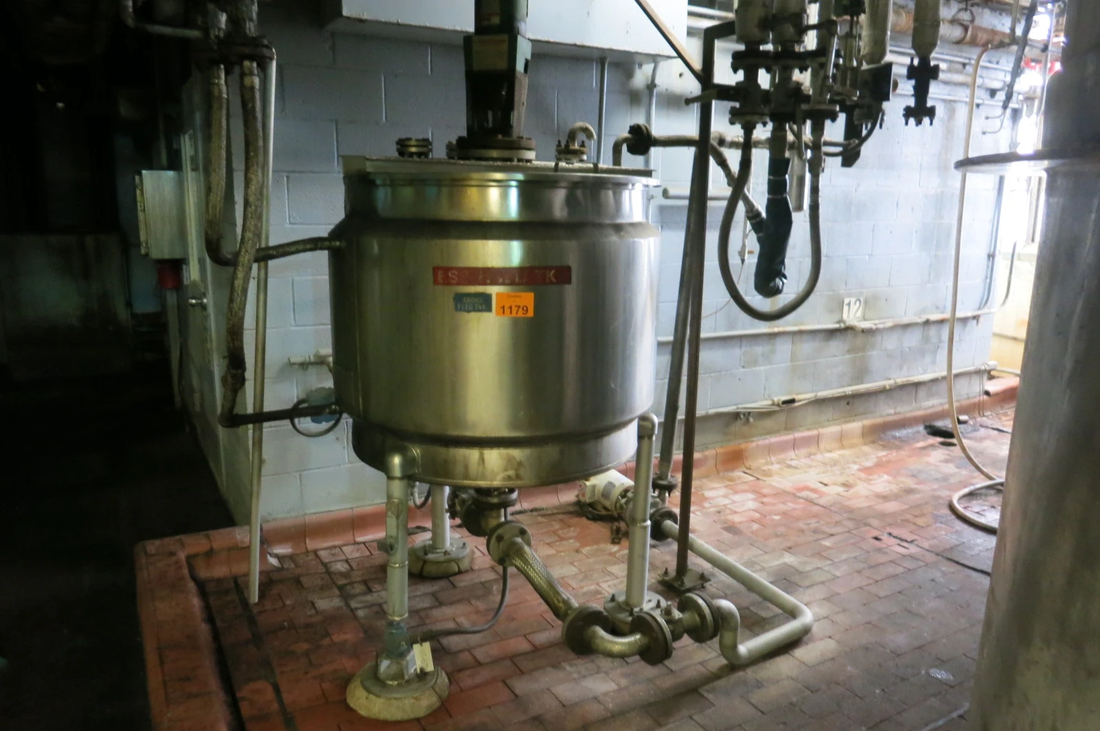 350 Gal Stainless APV aroma tank, 48x48" w/ agitator