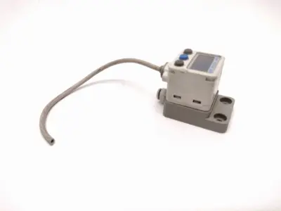 Used SMC ZSE40A-C6-T Pressure Switches Michigan US | Maverick Industrial Sales #1483207