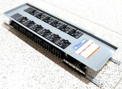 NEW SQUARE D 12383507510010001 PANELBOARD 225A 480Y/277VAC SER.E1 38350751-001