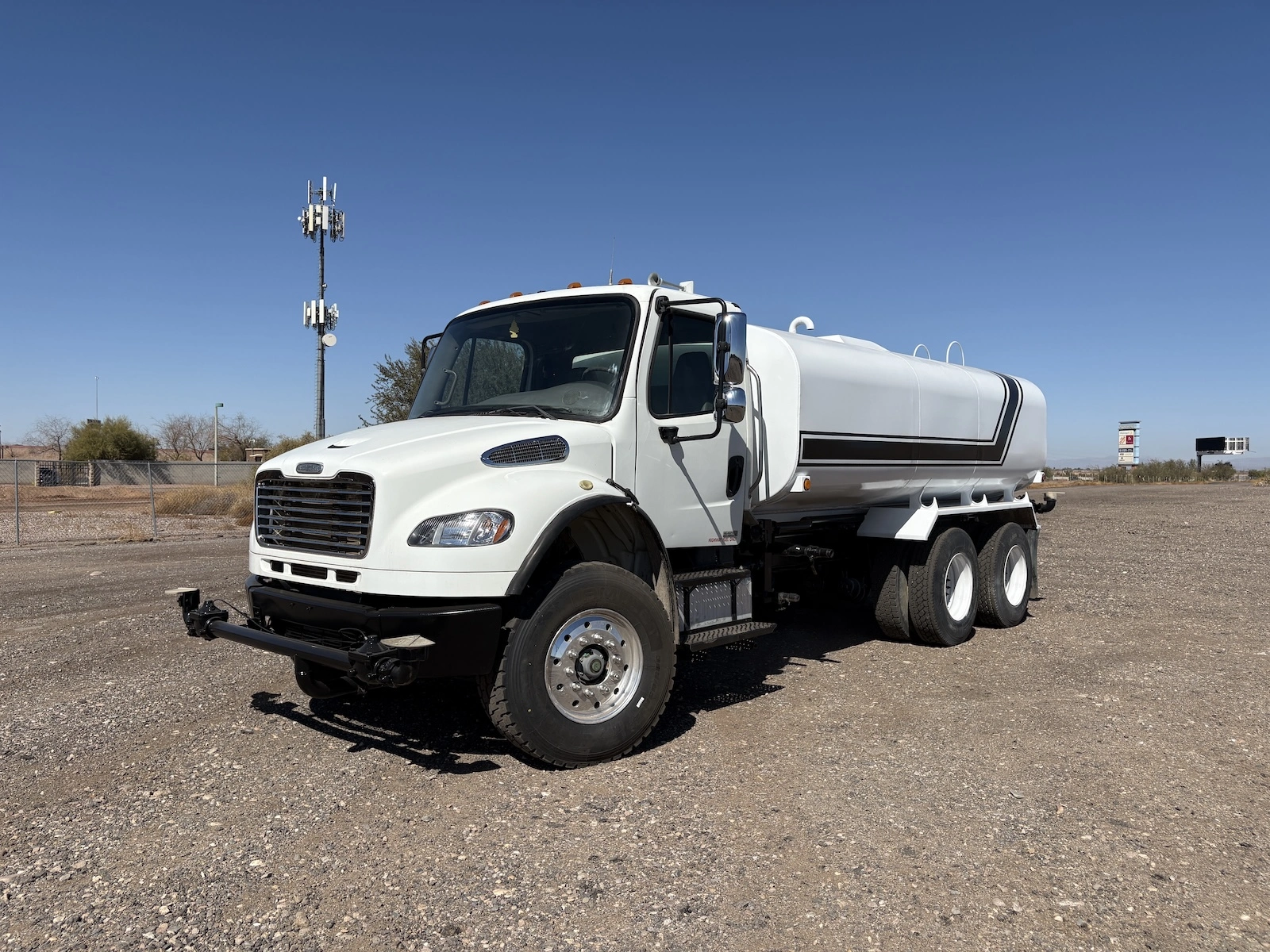 USED 2023 Freightliner M2 106 WT