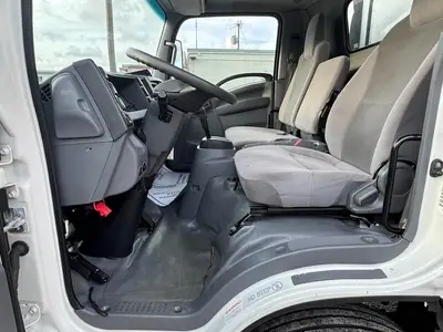 Used 2018 ISUZU NPR XD Reefer Trucks Florida US | Truck and Van Outlet #1509182