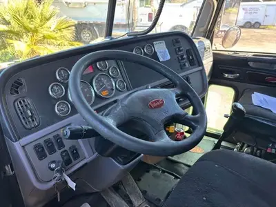 USED 2012 PETERBILT 386